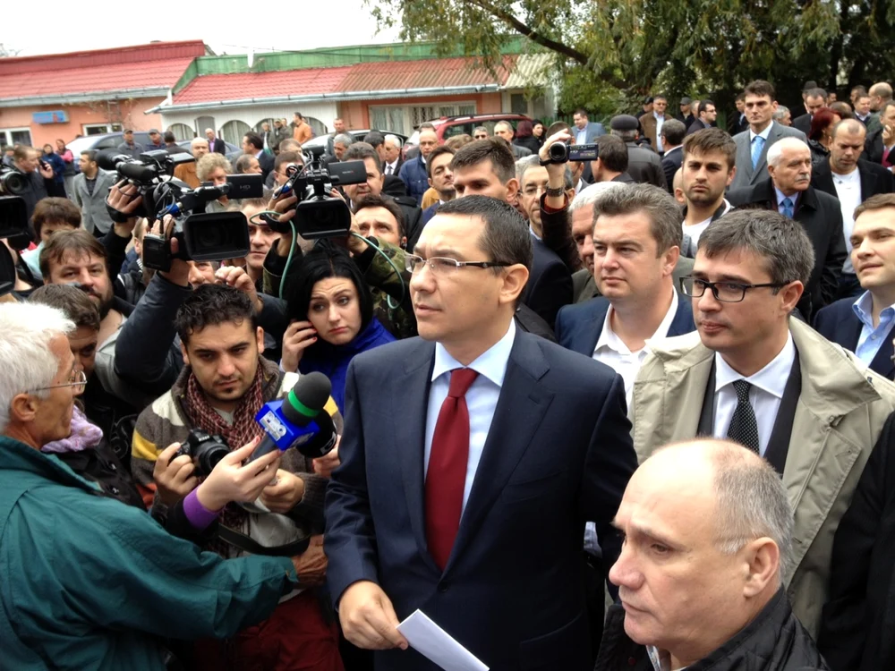 Ponta credea că un tronson al şoselei de centură a Sucevei a fost deja dat în folosinţă. FOTO: Dinu ZARĂ