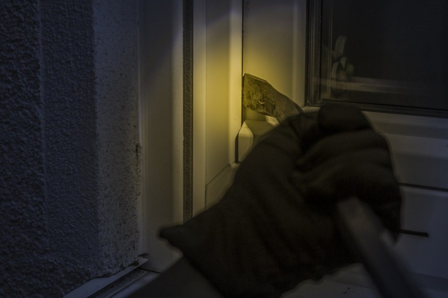 Cum să nu cazi pradă hoților chiar în noaptea de Revelion. Metodele pe care le folosesc