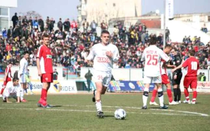 Botoşani: Ştefan Apostol: „Plecarea lui Florin Acsinte la Dinamo ar trebui să fie o pildă pentru jucătorii de la FC Botoşani” (GALERIE FOTO)
