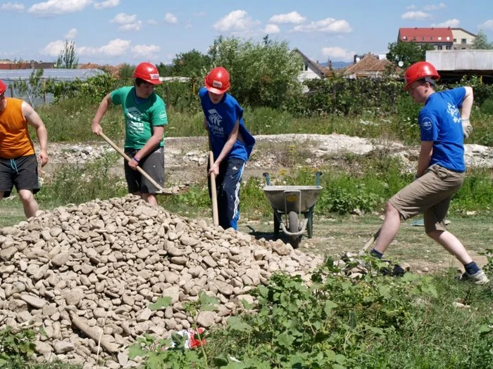 Voluntarii irlandezi pe şantierele Habitat