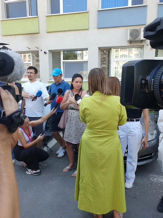 Mihaela Abraham este sora nemulțumită a unui pacient de la Spitalul Pantelimon