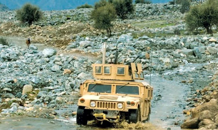 Humvee ul, asul din mâneca Armatei SUA jpeg
