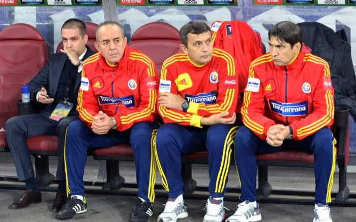 Victor Piţurcă şi staff-ul său, FOTO: Răzvan Păsărică