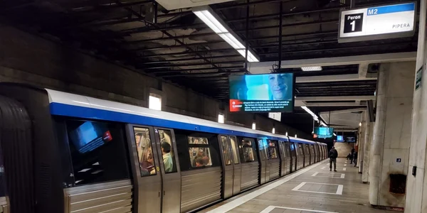 Coronavirus în Bucureşti străzi goale metrou