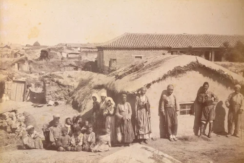 Turci într-un sat din Dobrogea. Fotografie de Anatole Magrin (© Imago Romaniae)