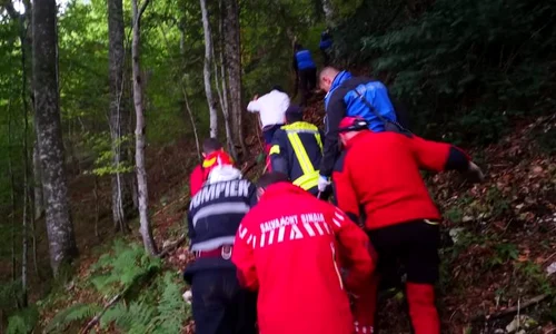 femeie cazuta in rapa sinaia jpeg