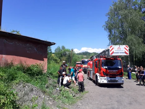 barbat salvat d epompieri foto isu hunedoara preparatia coroiesti