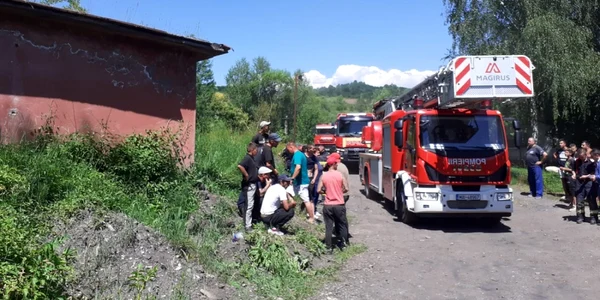 barbat salvat d epompieri foto isu hunedoara preparatia coroiesti