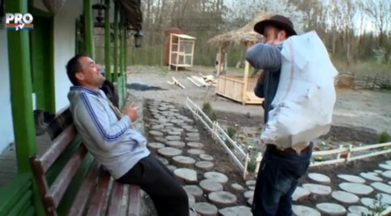 "Ferma Vedetelor" - Dan Helciug se scuză că a luat sacul din greșeală