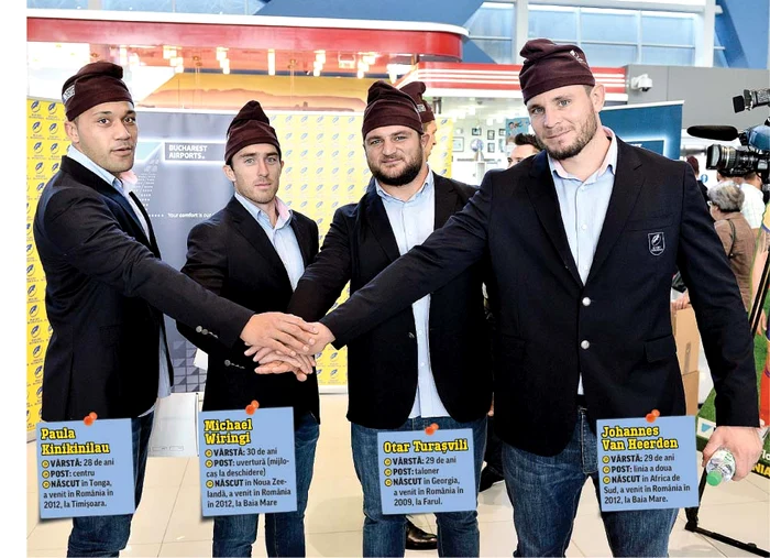 
    Cei patru români  naturalizaţi au  purtat căciuli dacice  la plecarea spre  Cupa MondialăFoto: sportpictures.eu  