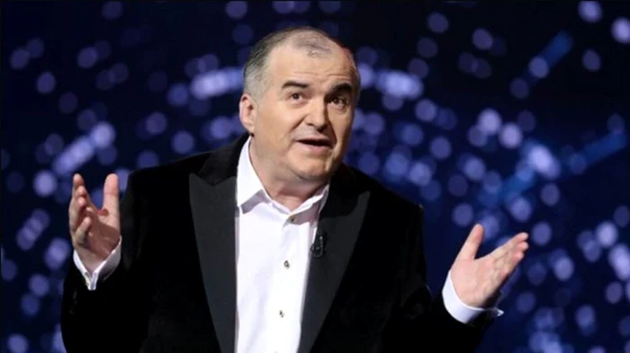 Cu mânuțele astea două, o să fac o țară nouă, pare a spune îndrăgitul actor