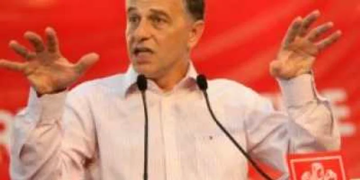 Social democrat ministers quit, coalition government splits