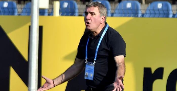 Gică Hagi, bătut de Dorinel Munteanu. Foto Sportpictures