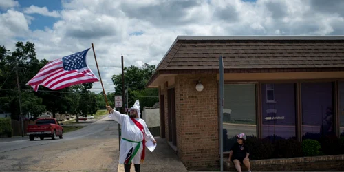 kkk foto anthony karen