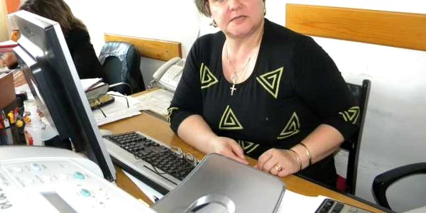 Laura Stanciu, funcţionar în Primăria Ploieşti, nu va avea de Paşte nici salariu şi nici prima