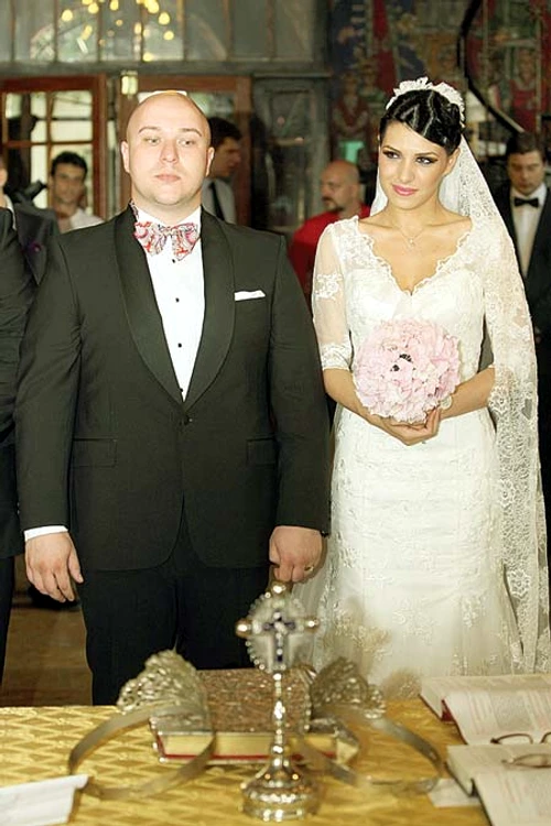 Paul Moga și Sorana, la cununia religioasă care a avut loc în iunie 2012 (Fotografii: Click!/arhivă personală)