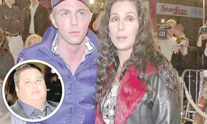 Se «împachetează»  complet în fiecare seară (Fotografii: Guliver / Splashnews / Reuters) jpeg