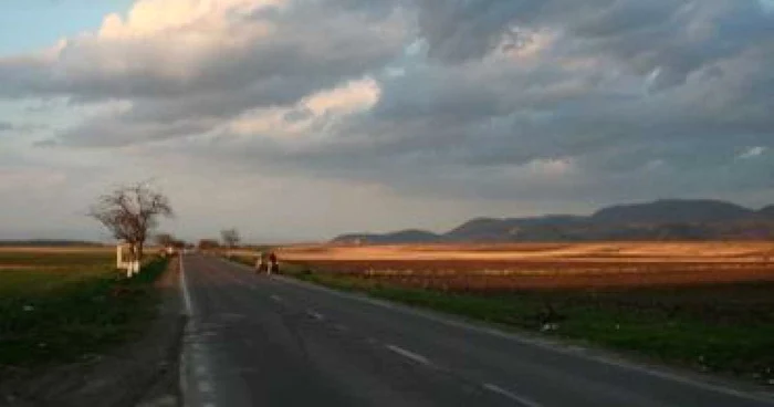 Guvernul lansează programul "10.000 de km de drumuri judeţene şi locale"