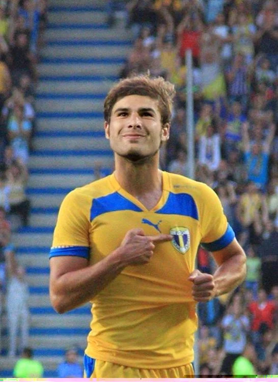 Fanii Petrolului şi l-au imaginat deja pe Mutu în tricoul galben-albastru
