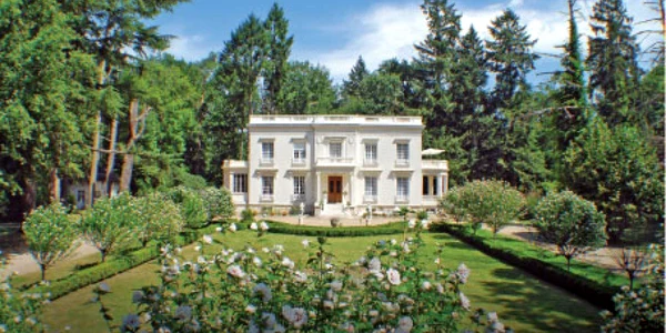 Angela Crăciun vrea să păstreze secret preţului castelului, dar investiţiile au fost estimate la 3 - 4 milioane de euro