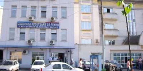 Peste 230 de bilete pentru pensionarii mehedinţeni Foto: Arhiva
