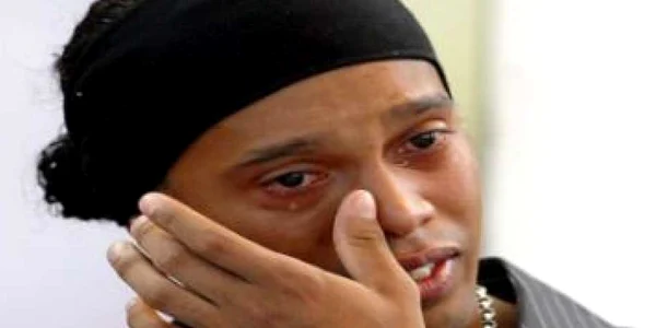 Ronaldinho ar putea rata Campionatul Mondial din cauza vieţii extrasportive