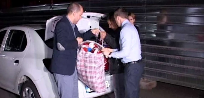 Poliţiştii au confiscat peste 15.000 de ţigarete