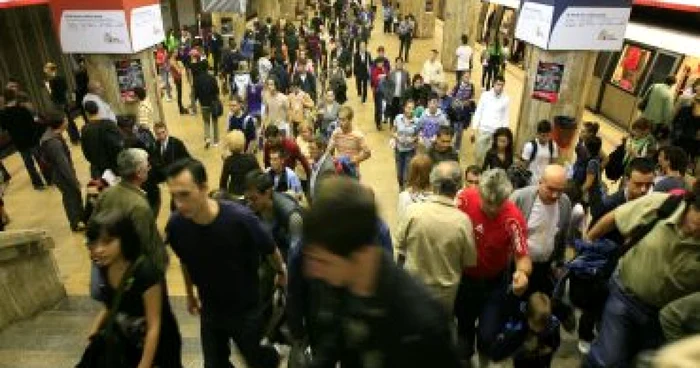 Călătorii vor putea verifica informaţiile de pe cartelă