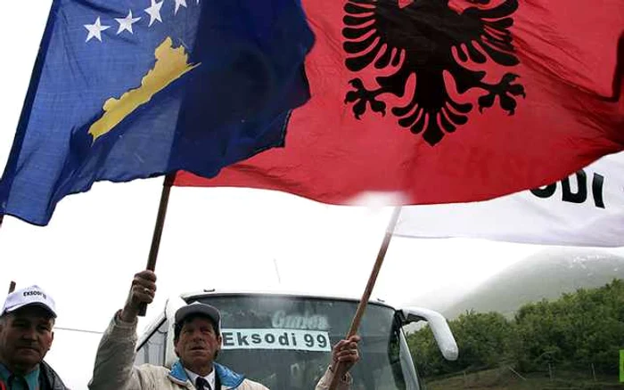 Steagul Kosovo şi cel al Albaniei