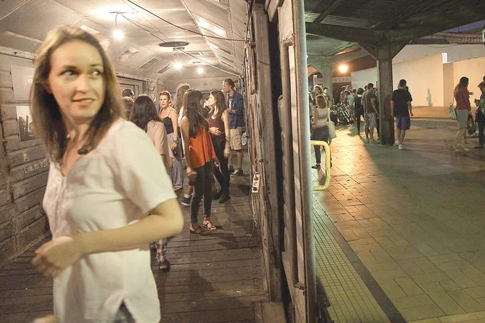 Concertele vor avea loc în faţa panoului de Plecări/SosiriFoto: Iconcert.ro