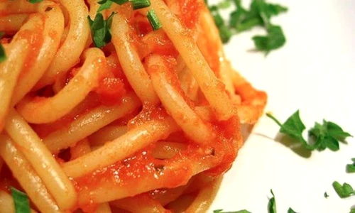 Spaghete cu sos de rosii patrunjel si oregano jpeg