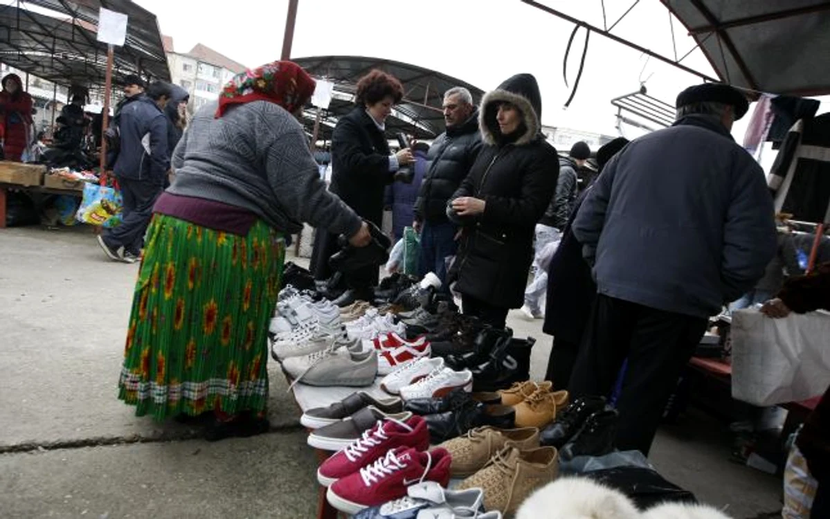 La cumpăraturi în piaţa de vechituri