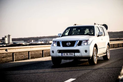 Nissan Pathfinder 1