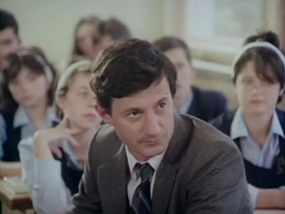 Ion Caramitru, în rolul profesorului "Socrate", în Liceenii