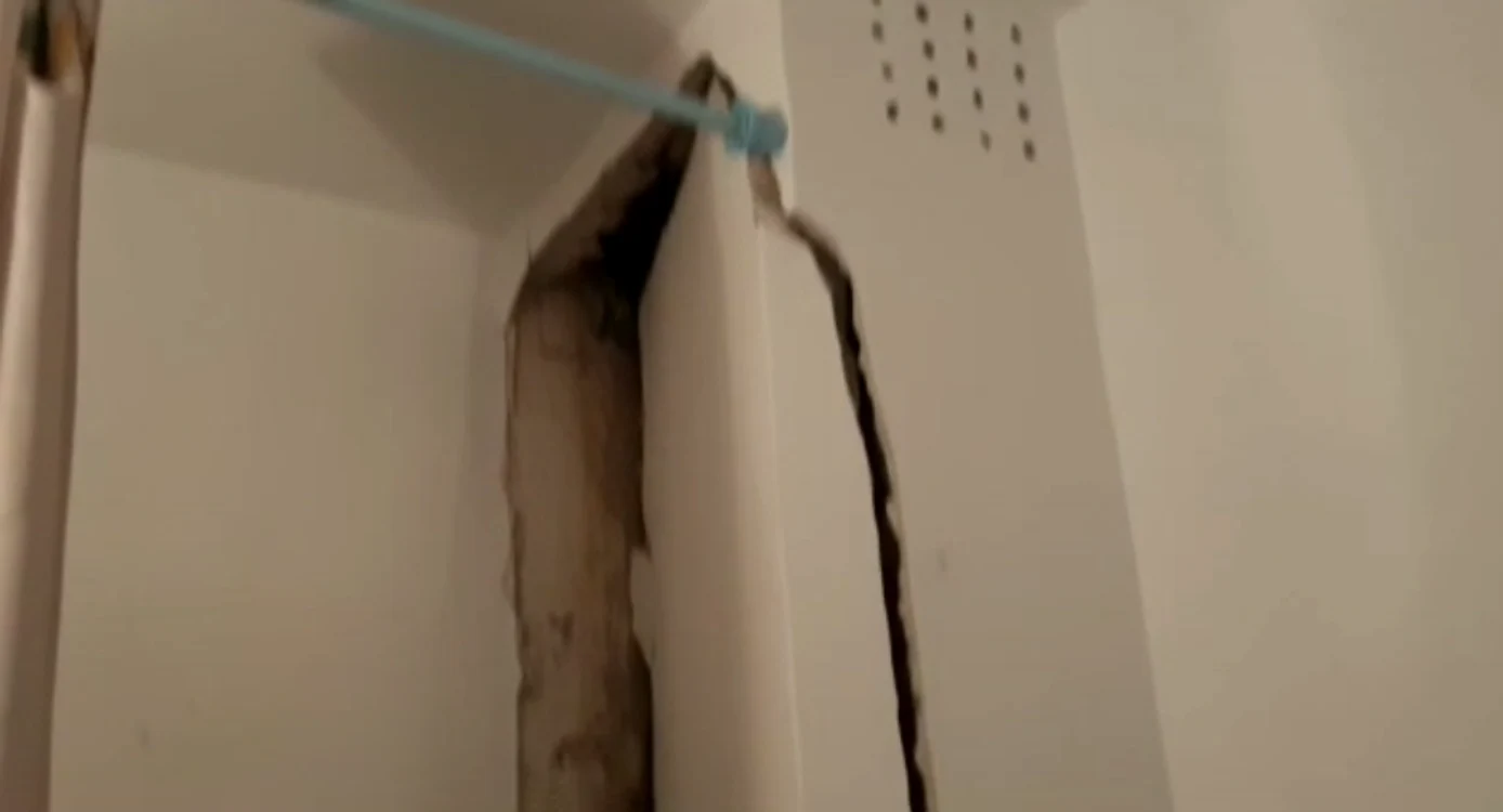 Explozia a afectat mai multe locuințe din bloc