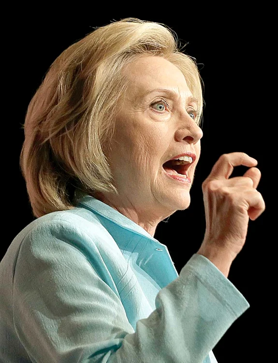 Hillary Clinton,  67 de ani, susţinută  de Partidul Democrat