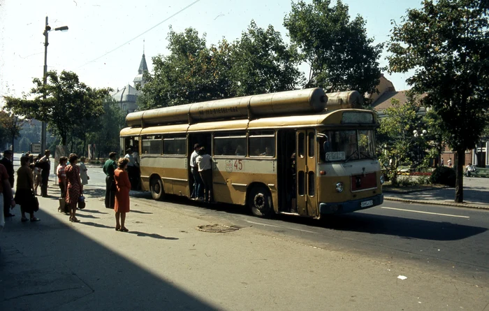 Transportul în România comunistă. Sursa: Fortepan.hu. Foto: Urban Tamaș
