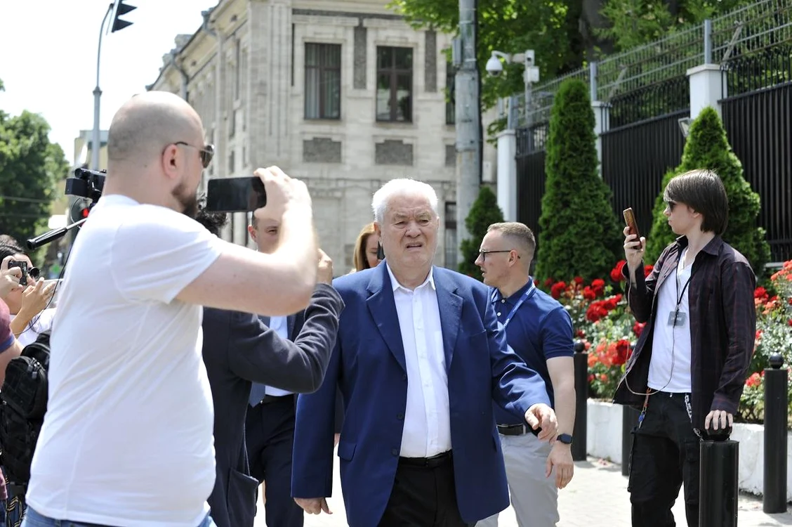 Politicieni sau preoți au fost la recepția dedicată Zilei Naționale a Rusiei. FOTO: Deschide.md