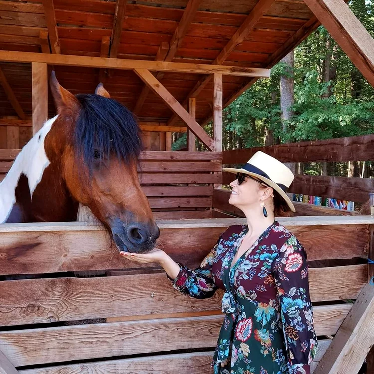 
    Andreea Marin e din ce în ce mai fericităfoto: arhivă personală  