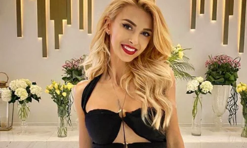 andreea balan2 png
