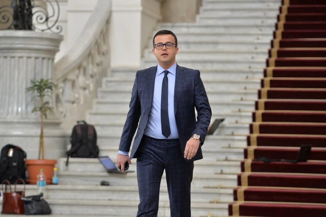 Mihai Gâdea, directorul Antenei 3, a susţinut că decizia RCS&RDS este una abuzivă FOTO Mediafax