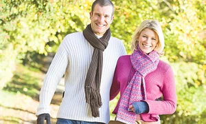 22 23 cuplu la plimbare shutterstock 13604761 jpeg