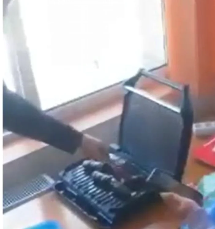 elevii unui colegiu din Oradea prajesc mici