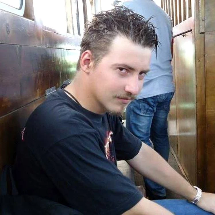 
    Eduard Curduman era pe vas cu tatăl lui, Ilie CurdumanFoto: Arhiva personală  