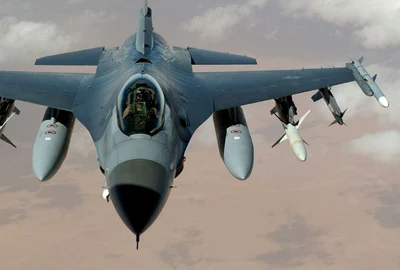 F16