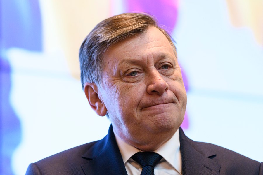 Prima țară pe care Crin Antonescu ar dori să o viziteze dacă ajunge președinte: „Le voi prezenta un plan”