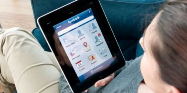 Comunicarea virtuală care a înlocuit interacţiunea faţă-n faţă creează problemele pentru "generaţia Facebook"