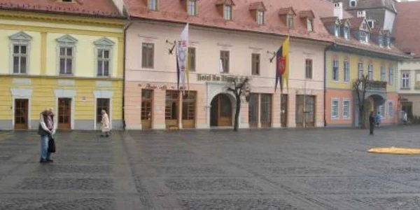 Poliţistul comunitar s-a făcut că plouă şi l-a lăsat în pace pe nesimţitul recalcitrant