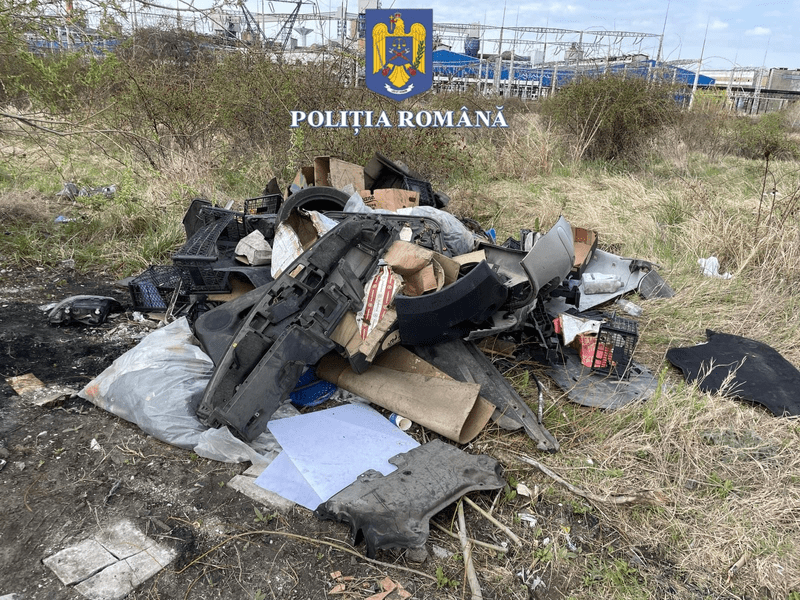 Amendă usturătoare pentru un oltean. A făcut curățenie în curte și a dus resturile pe domeniul public, în localitatea vecină