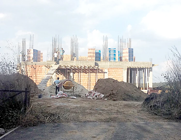 Septembrie 2014. Muncitorii începeau un proiect ambiţios - casa lui Vârciu  